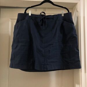 Deep Navy cotton skort size 22 with pockets plus size